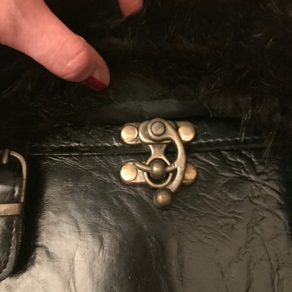 Vintage black hard shell satchel. - Picture 3 of 3